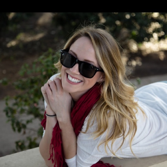 Meet your Posher, Monica - Picture 1 of 1